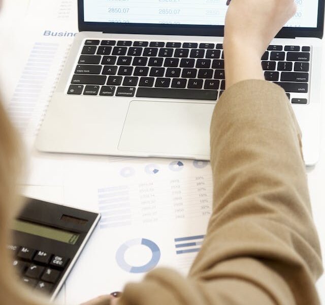 Guía práctica para analizar riesgos y oportunidades relacionados con partes interesadas en sistemas de gestión ISO