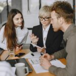 ¿Qué es una parte interesada en normas ISO y por qué es clave para la gestión organizacional?