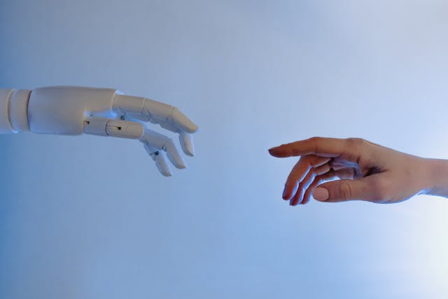 Qué es la norma ISO 42001 y cómo regula la inteligencia artificial